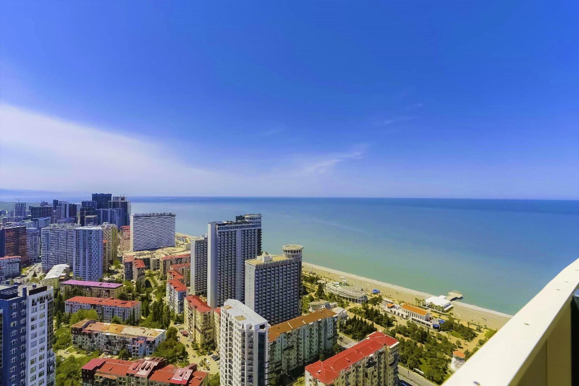 Luxury Beach Front Hotel באטומי מראה חיצוני תמונה