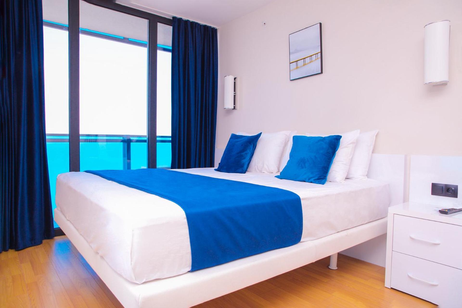 Luxury Beach Front Hotel באטומי מראה חיצוני תמונה