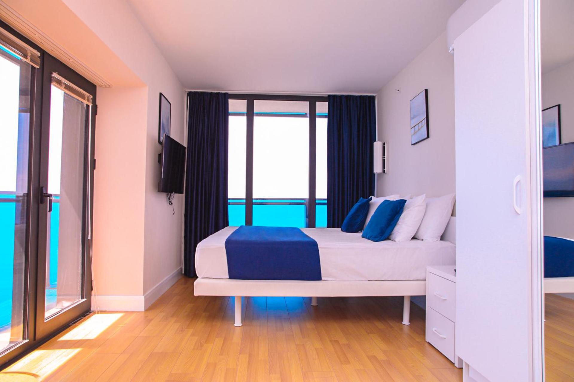 Luxury Beach Front Hotel באטומי מראה חיצוני תמונה