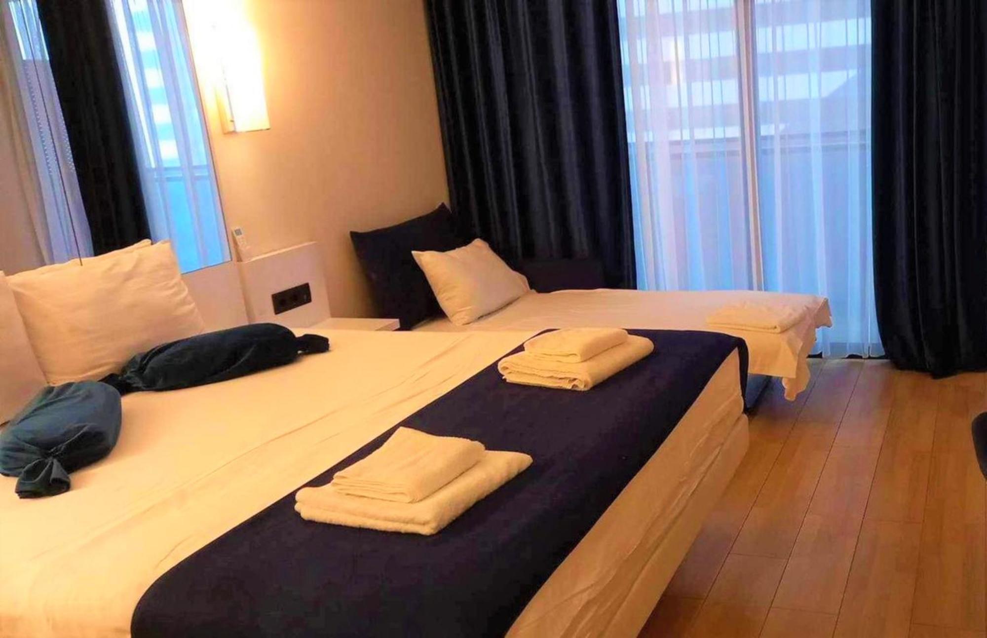 Luxury Beach Front Hotel באטומי מראה חיצוני תמונה