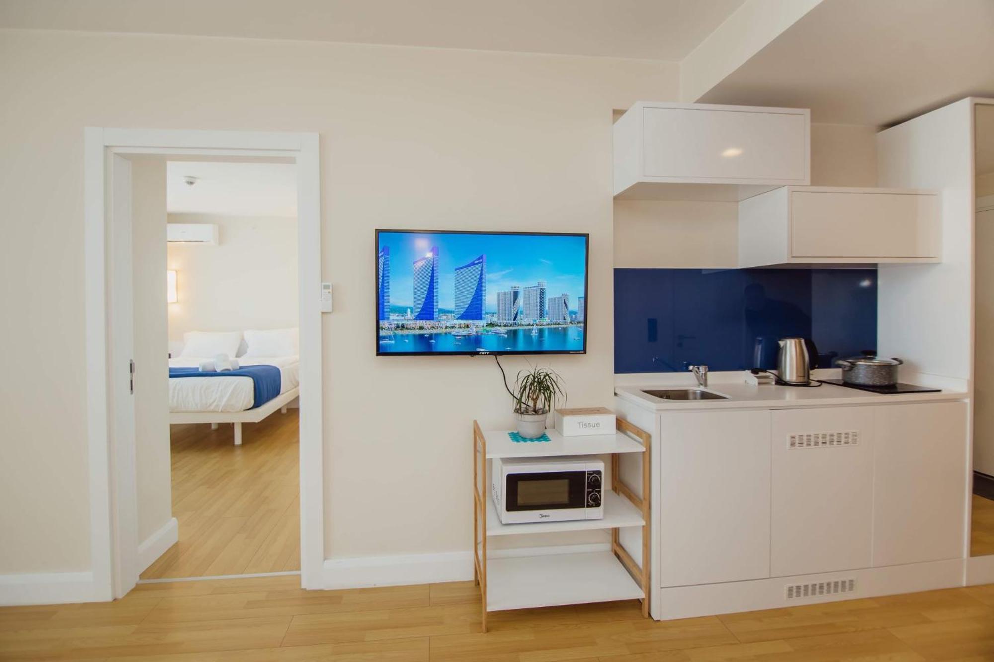 Luxury Beach Front Hotel באטומי מראה חיצוני תמונה