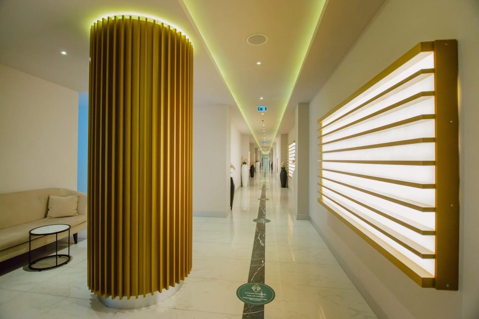 Luxury Beach Front Hotel באטומי מראה חיצוני תמונה