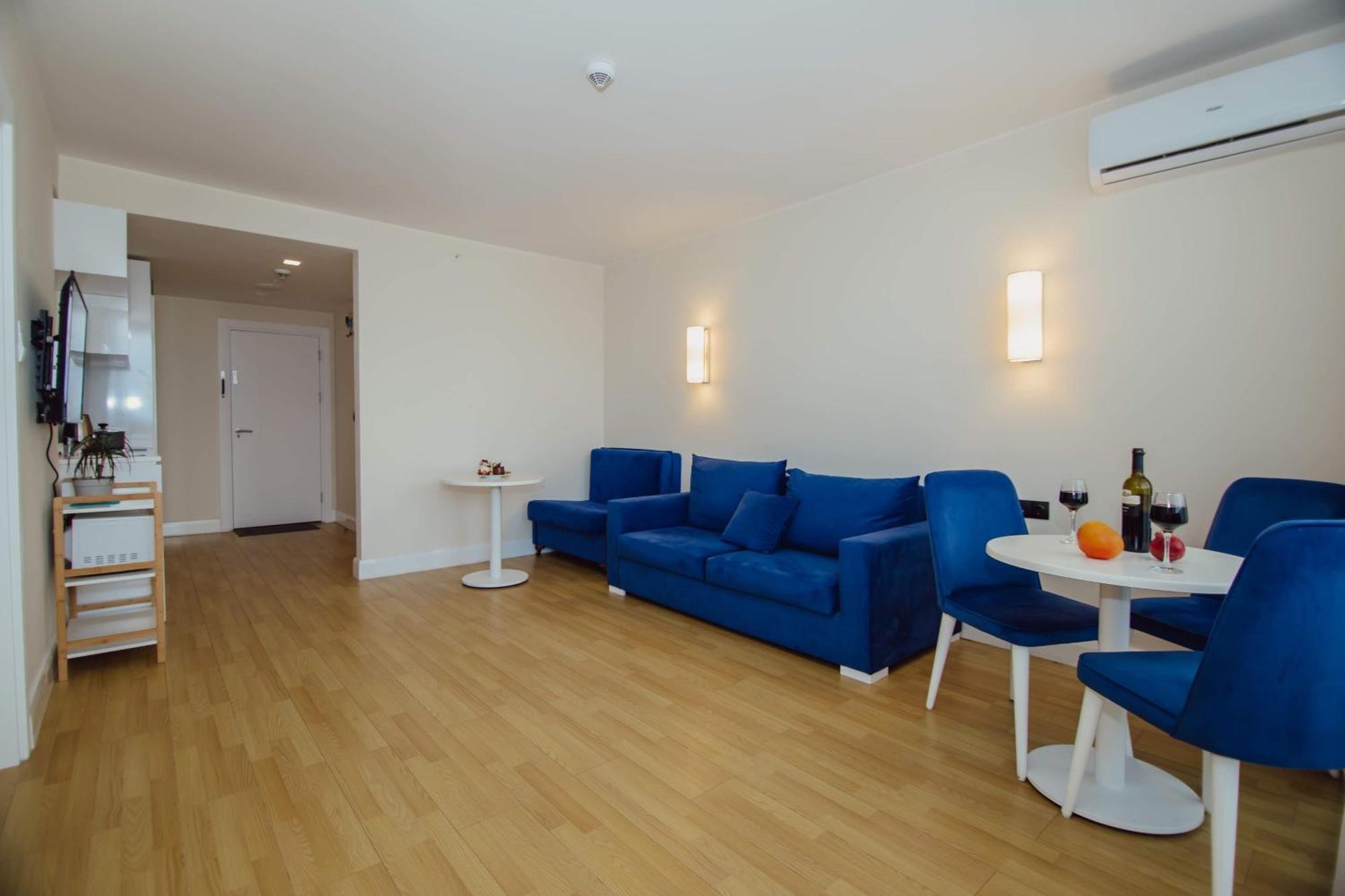 Luxury Beach Front Hotel באטומי מראה חיצוני תמונה