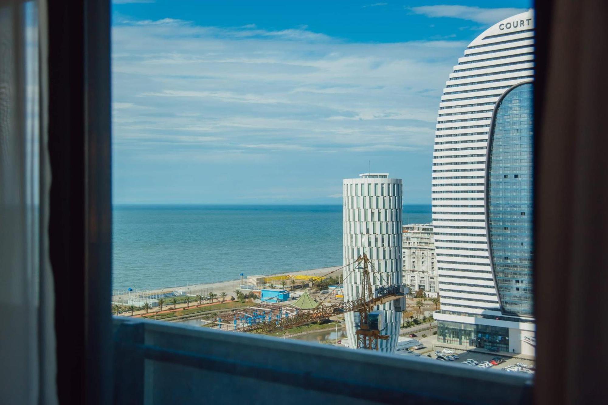 Luxury Beach Front Hotel באטומי מראה חיצוני תמונה