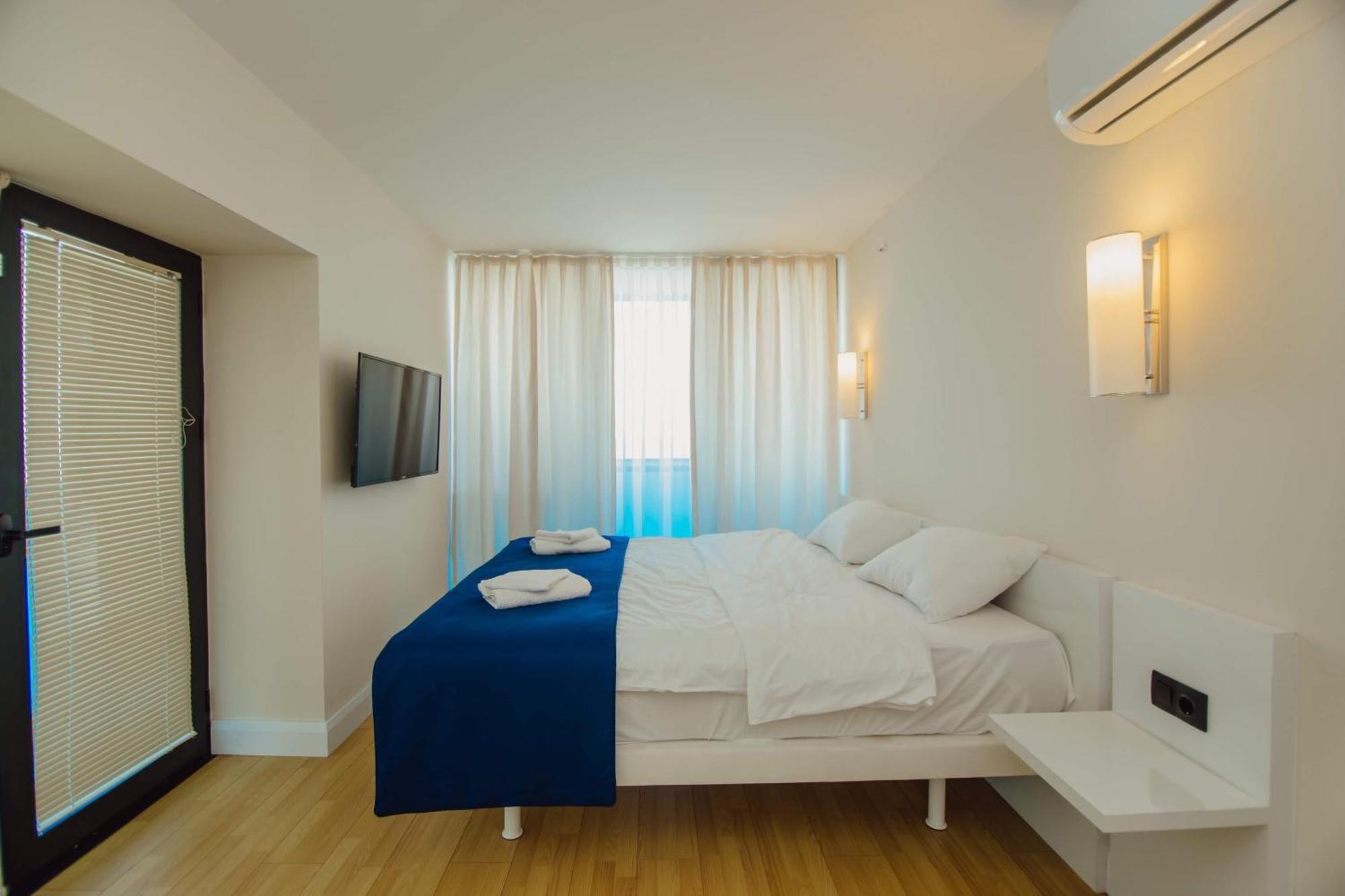 Luxury Beach Front Hotel באטומי מראה חיצוני תמונה