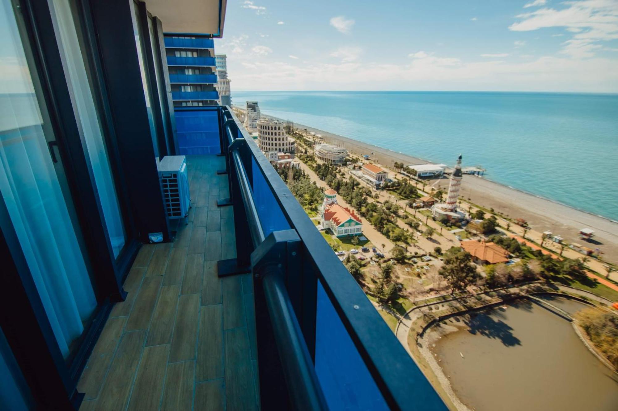 Luxury Beach Front Hotel באטומי מראה חיצוני תמונה