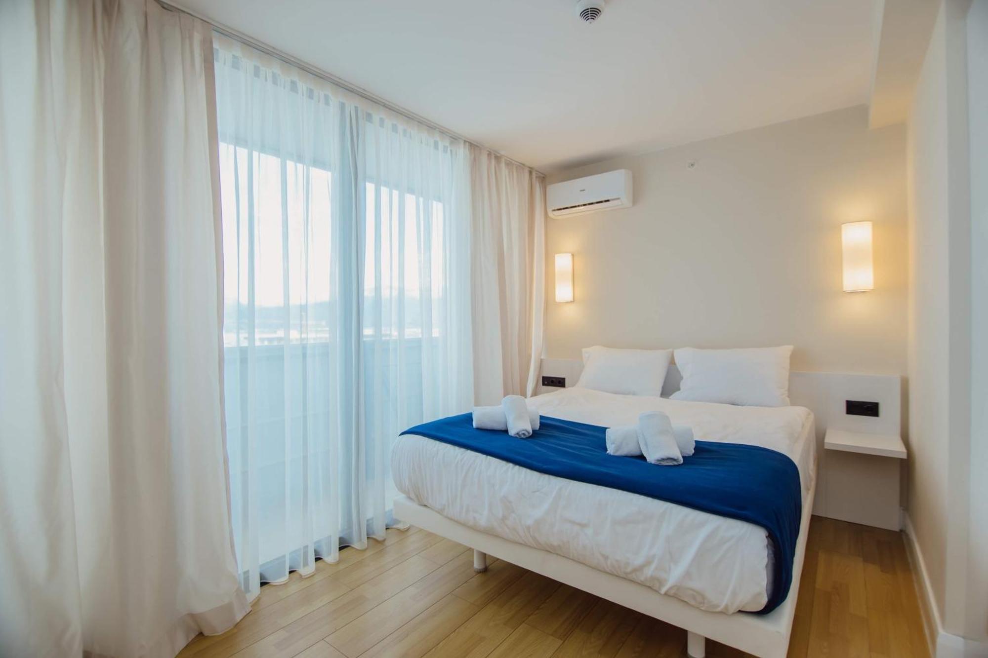 Luxury Beach Front Hotel באטומי מראה חיצוני תמונה