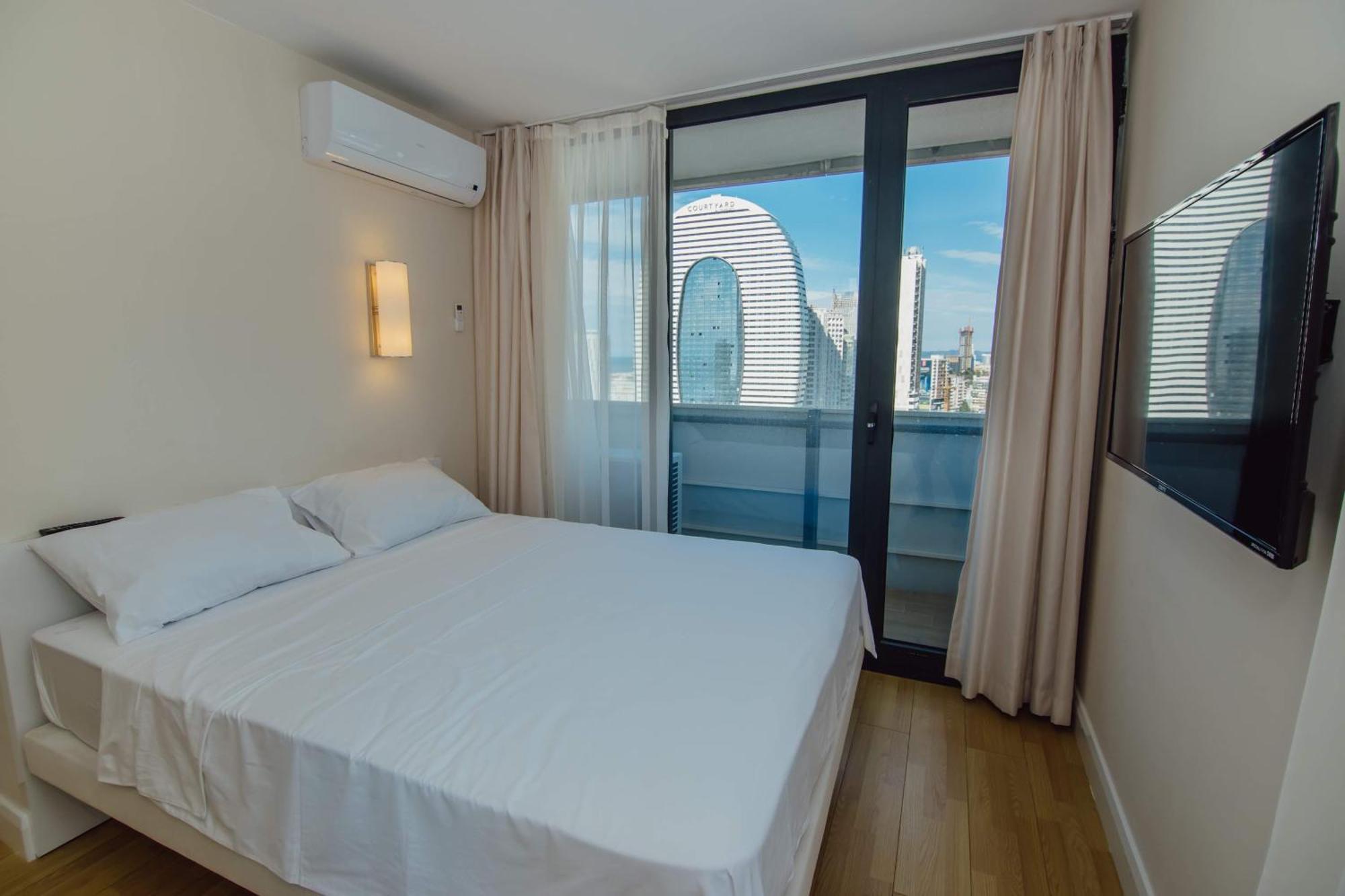 Luxury Beach Front Hotel באטומי מראה חיצוני תמונה