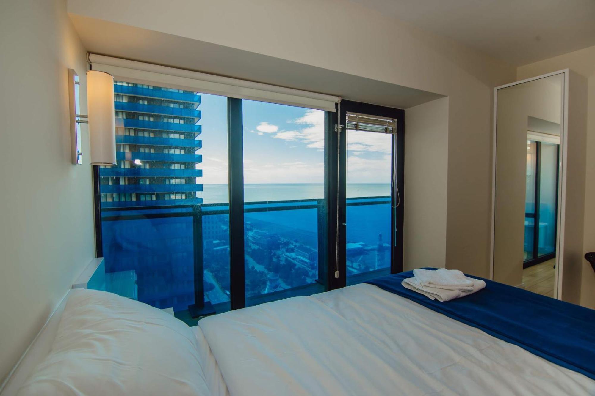 Luxury Beach Front Hotel באטומי מראה חיצוני תמונה