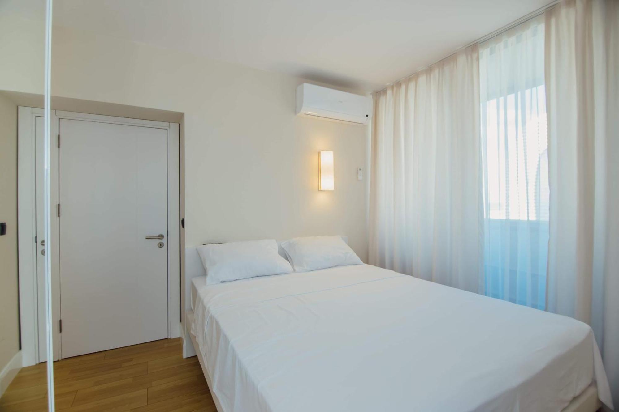 Luxury Beach Front Hotel באטומי מראה חיצוני תמונה