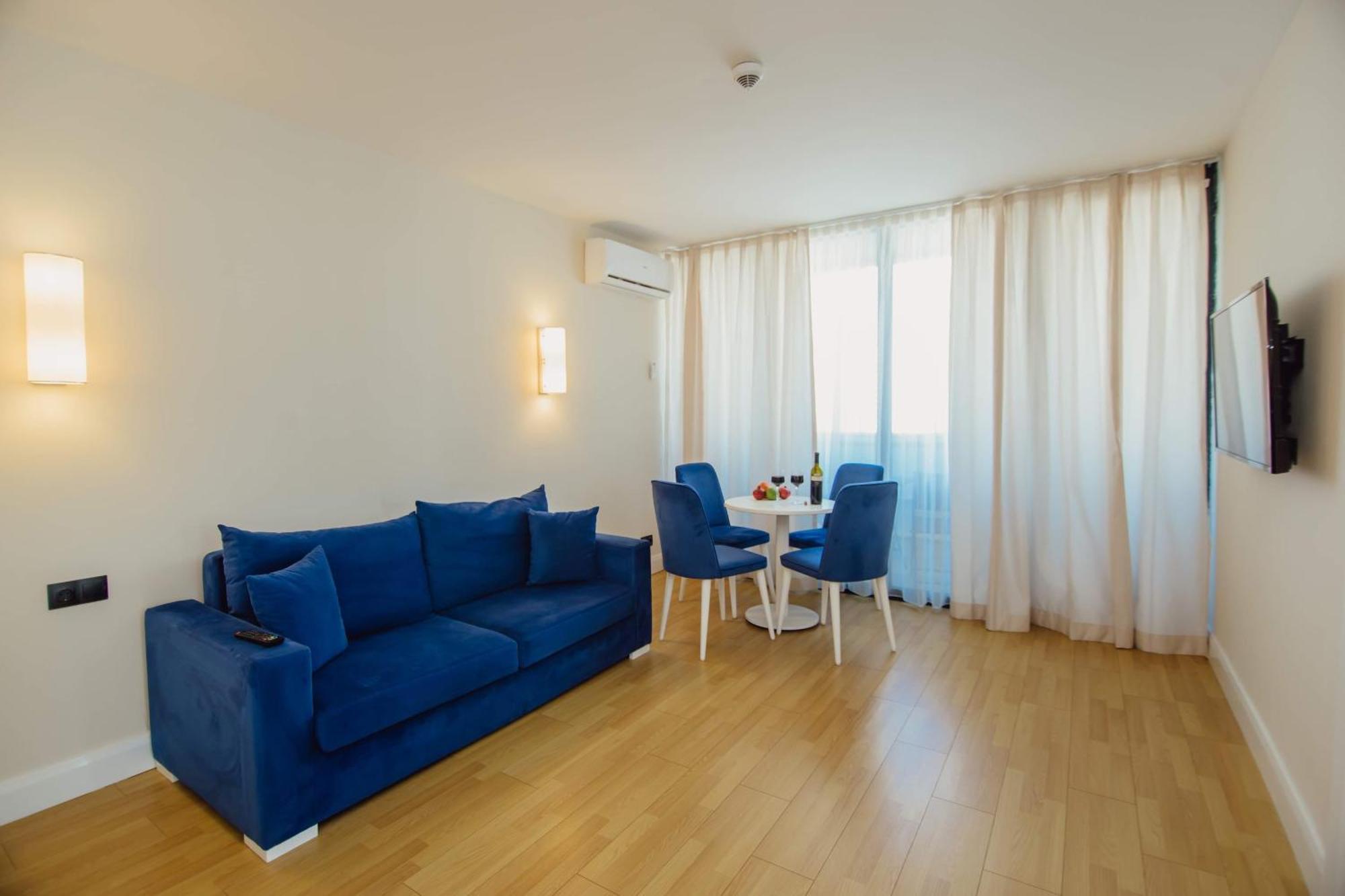 Luxury Beach Front Hotel באטומי מראה חיצוני תמונה