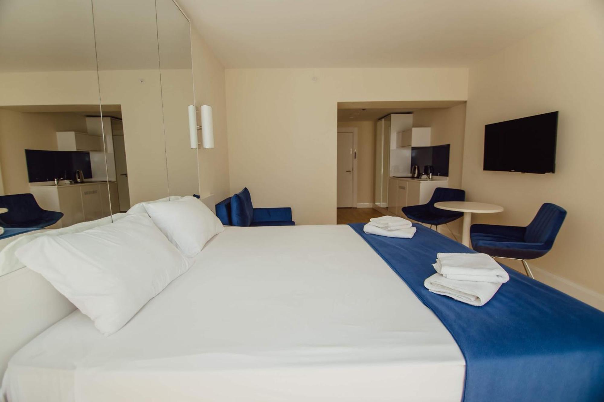 Luxury Beach Front Hotel באטומי מראה חיצוני תמונה